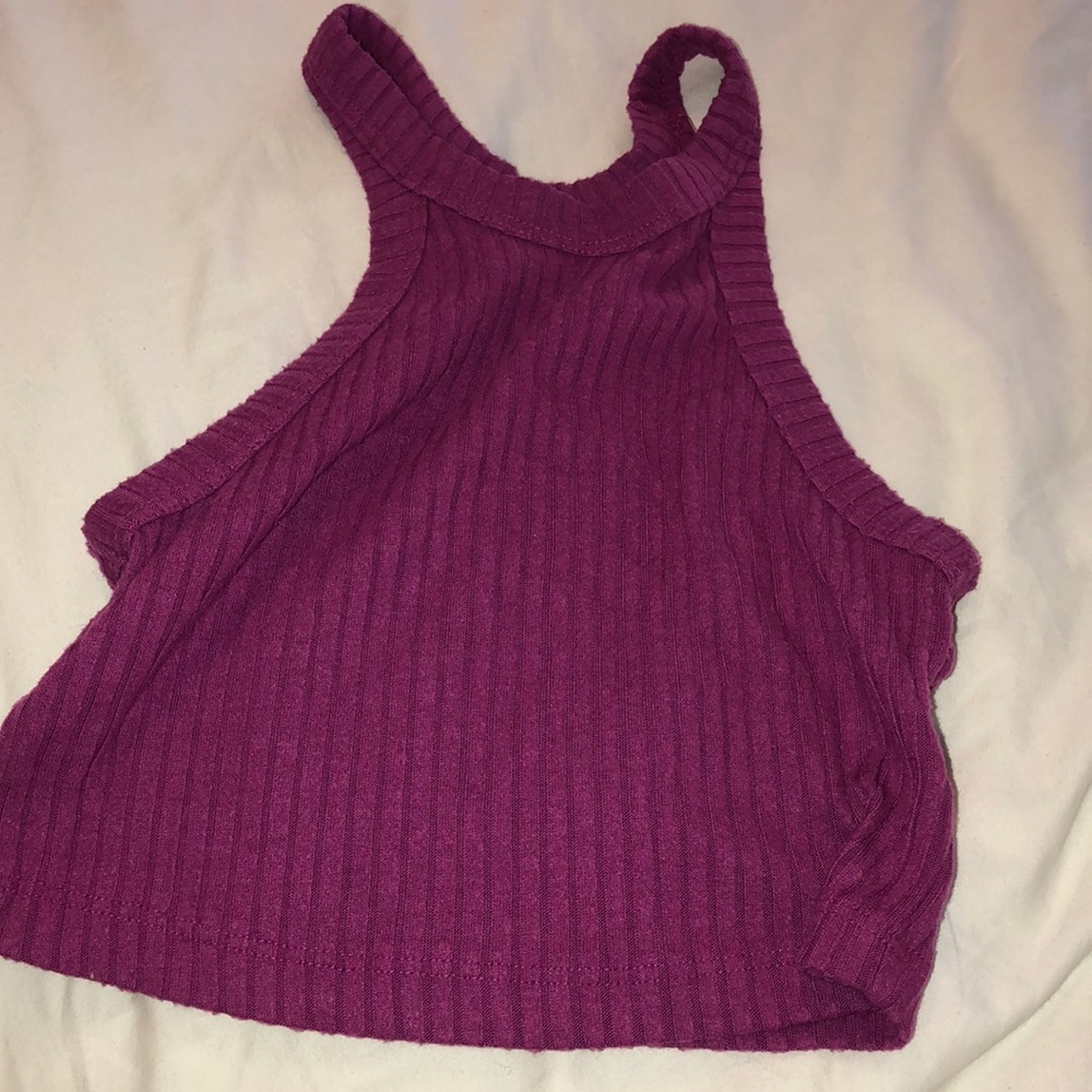 Cropped magenta tank